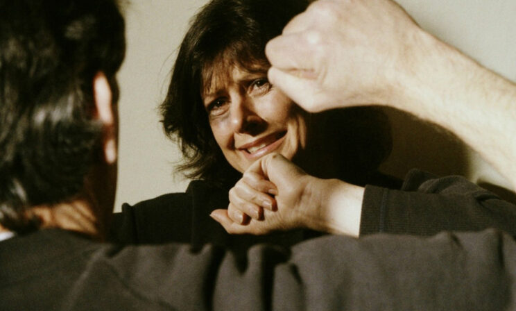 Часто причащается и избивает жену