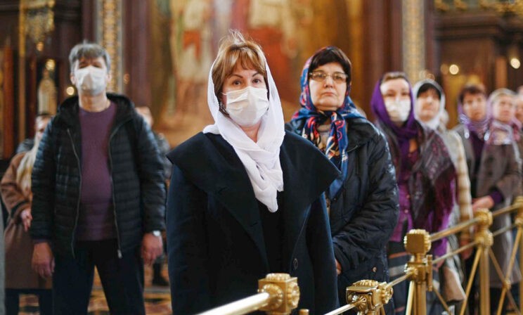 Сокращать ли богослужения в пандемию?