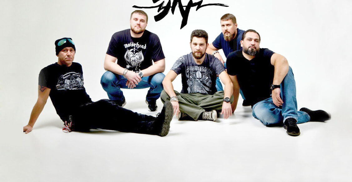 «Душа лежит к року, но лечить людей — это еще круче». Врачи — о своей музыкальной группе