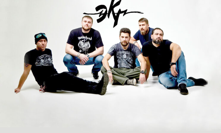 «Душа лежит к року, но лечить людей — это еще круче». Врачи — о своей музыкальной группе