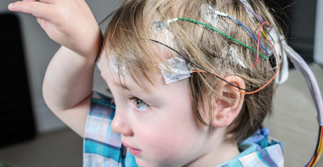 «Без лекарства мы умрем». Дети с эпилепсией не получают препарат, родители живут в страхе полгода