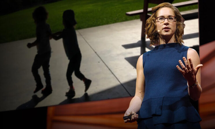 «Моя дочь — не ангел, а обычный ребенок». Как на людей с инвалидностью вешают ярлыки