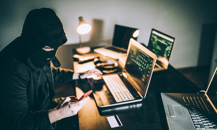 «Продам ответы к ЕГЭ-2024». 3 новых схемы мошенников