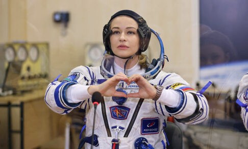 Актриса и режиссер полетели на МКС. Что это значит для российской космонавтики