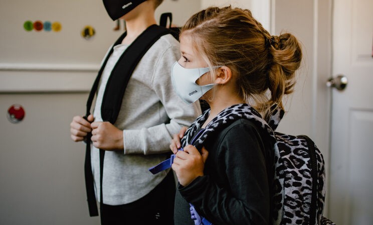 Дельта-вариант захватил подростков. Эпидемиолог Антон Барчук — о детской вакцинации