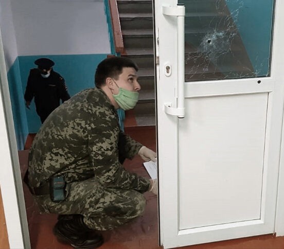 «Димочка, не убивай нас!» Репортаж из поселка, где 12-летний мальчик пришел в школу с оружием