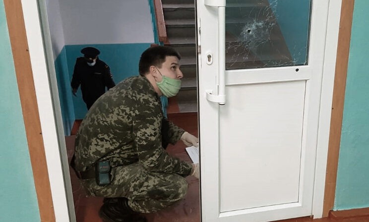 «Димочка, не убивай нас!» Репортаж из поселка, где 12-летний мальчик пришел в школу с оружием