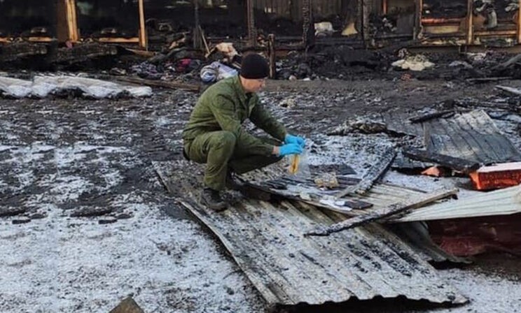 Под Иркутском местные жители подожгли вагончик с рабочими из Таджикистана. Двое из них погибли