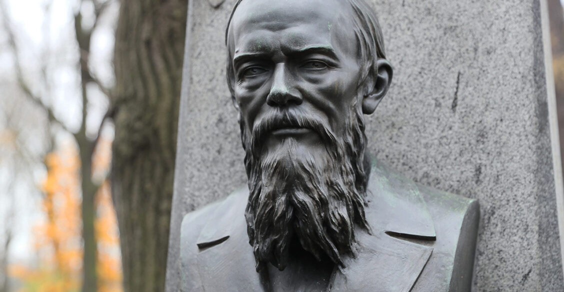 Помиловали на эшафоте, заставил плакать Тургенева. 19 фактов о Федоре Достоевском