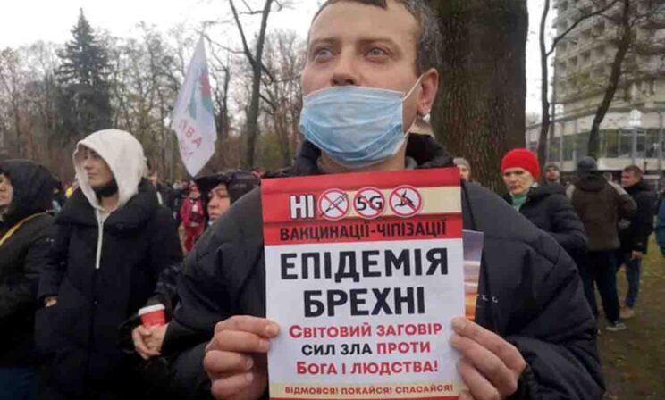 «Отсутствие морали». Врач Евгений Комаровский — о митинге антипрививочников в Киеве