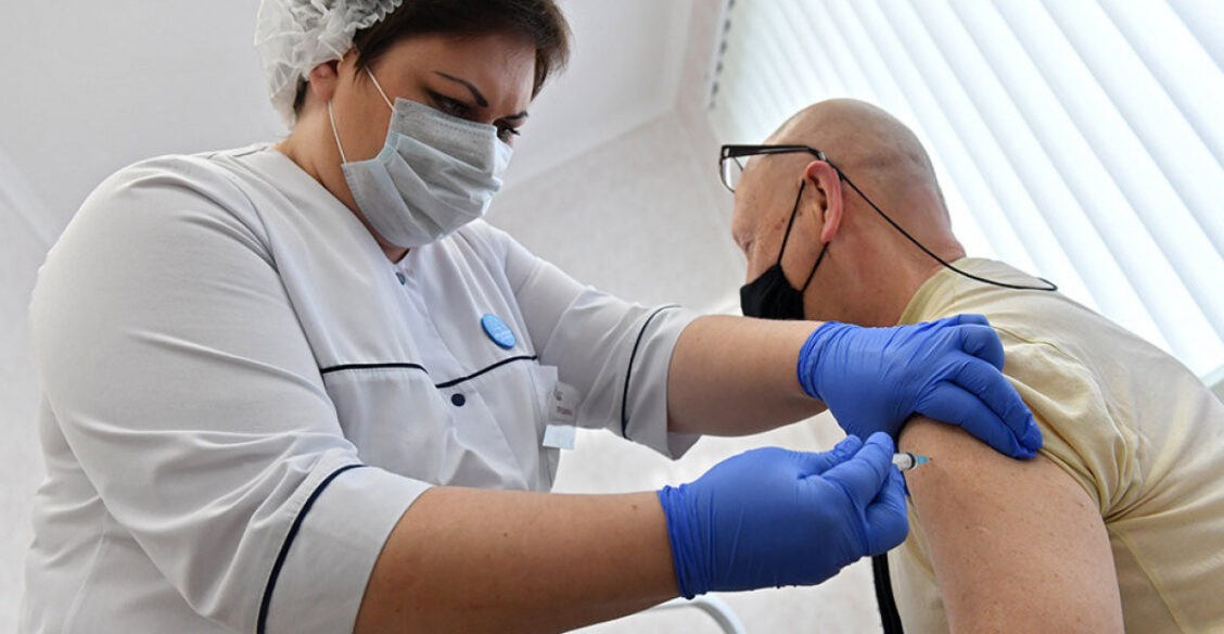 При раке надо бояться не вакцинации, а ковида. Вопросы врачу-химиотерапевту