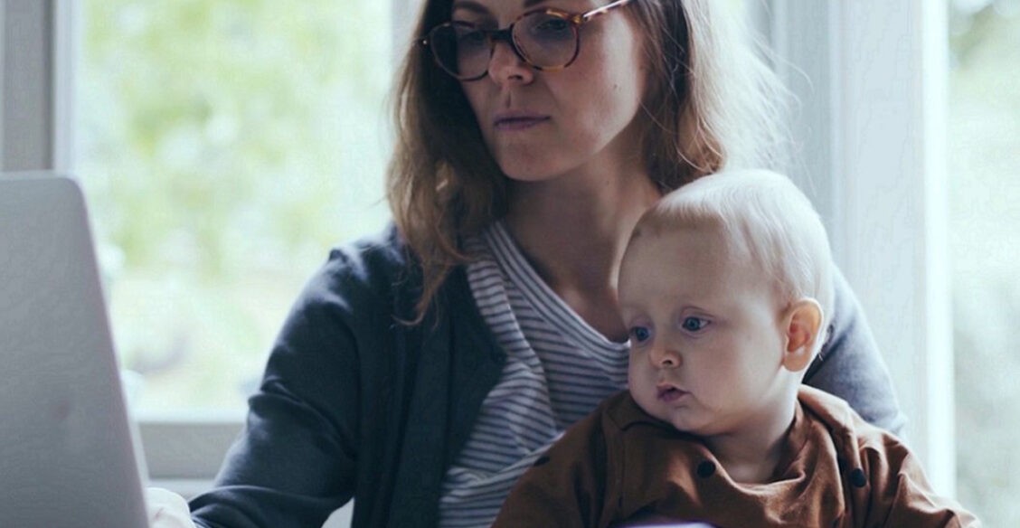 Не заставите трудиться ночью. Родителей-одиночек освободят от сверхурочной работы
