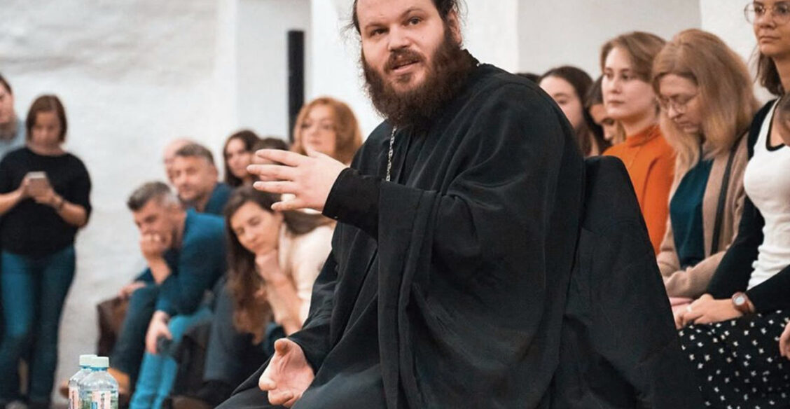 «По сравнению с антихристом QR-код — это детский сад». Священник Павел Островский