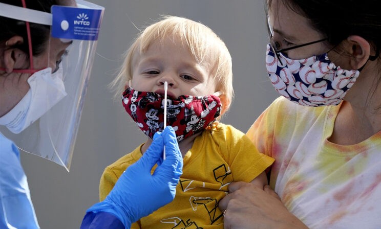 «Каждый четвертый заболевший — ребенок». Врач — о ковиде в США