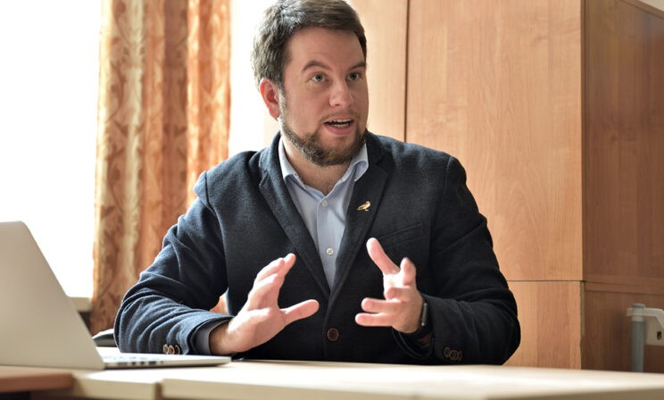 «Сковавший всех страх — характерный знак нашего времени». Учитель Антон Скулачев — об итогах 2021 года