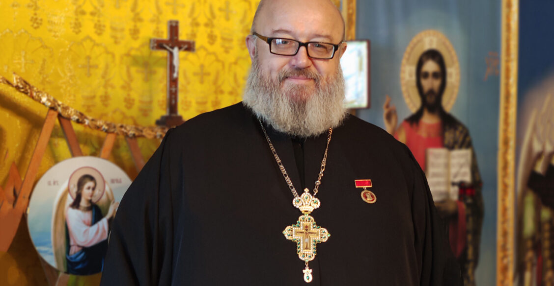 «Христос всё “разрулит”». Священник Геннадий Шкиль — о «ТикТоке», обрядоверии и православных сектантах