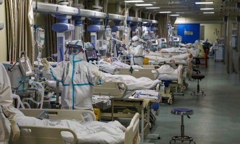 «Даже если ковид станет привычен, как грипп, он, возможно, будет уносить в 3 раза больше жизней»