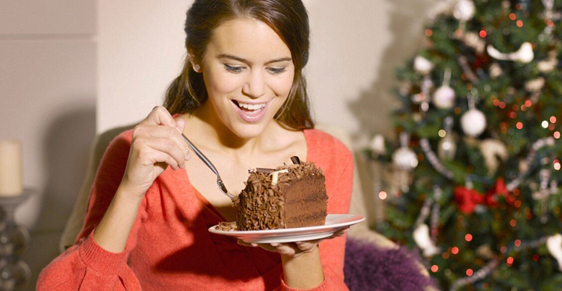 Тошнит и слабость. Как не отравиться в новогоднюю ночь