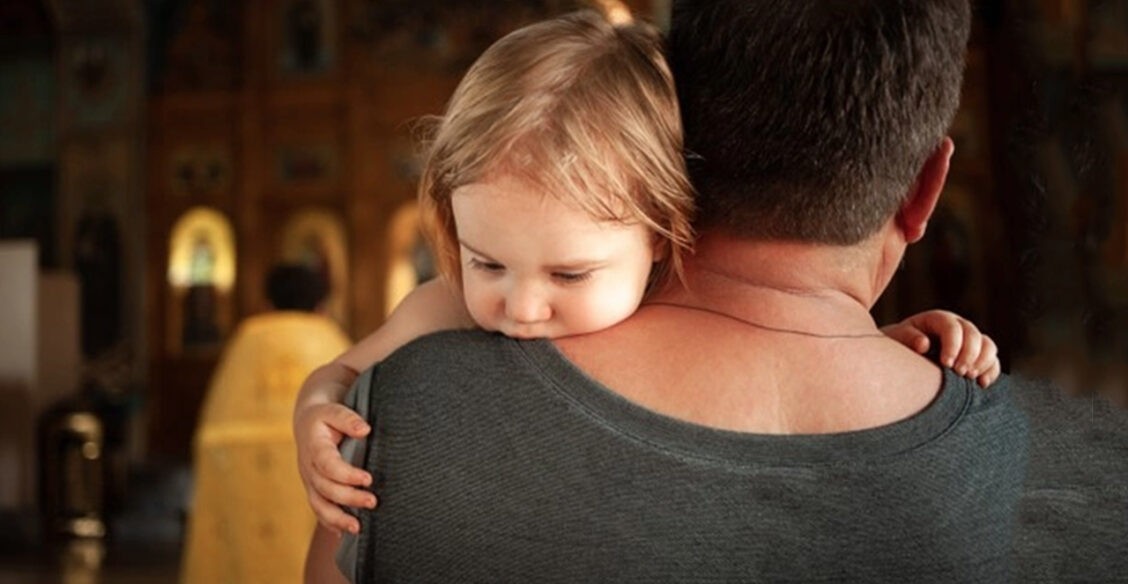 «У моего мальчика аутизм». Как протестантский пастор в православном храме сына крестил