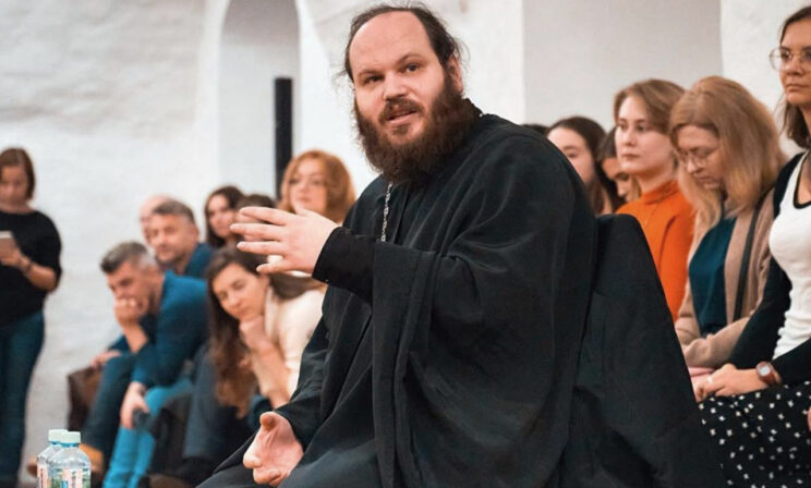 «Наша глупость не связана с Крещением». Священник Павел Островский — о трагедиях и ответственности