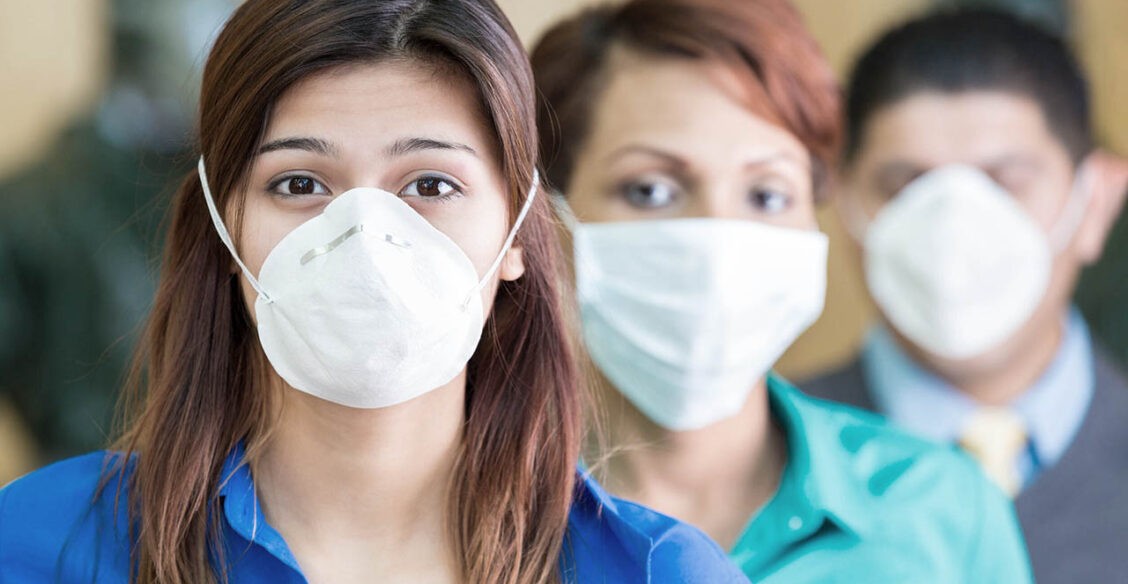 Как защитить себя от омикрона. Объясняет терапевт Александр Мельников