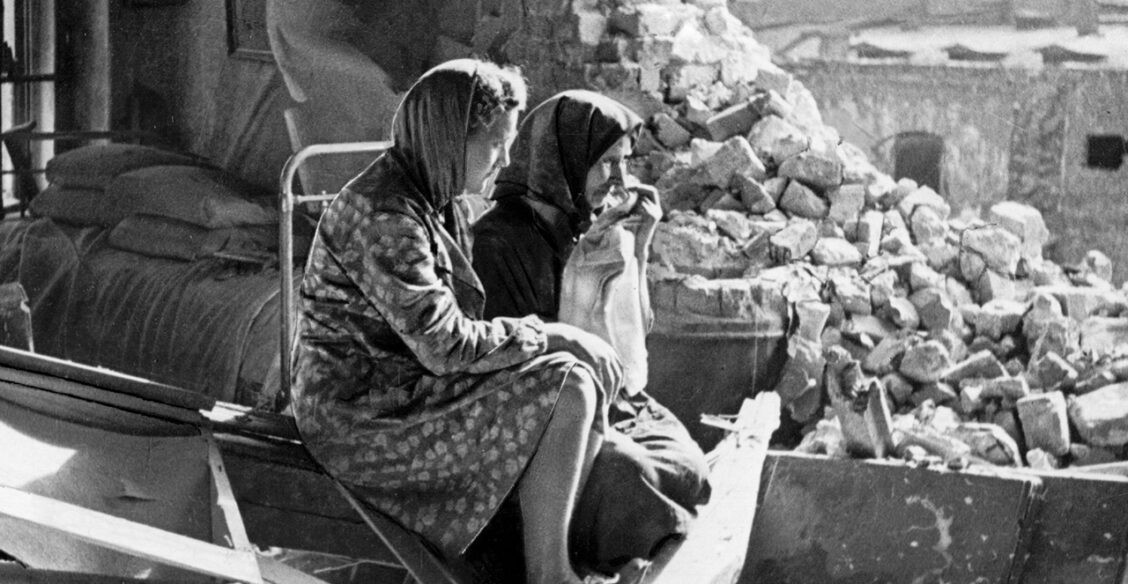 Меняю на продукты золотые запонки. 80 лет назад закончилась блокада Ленинграда