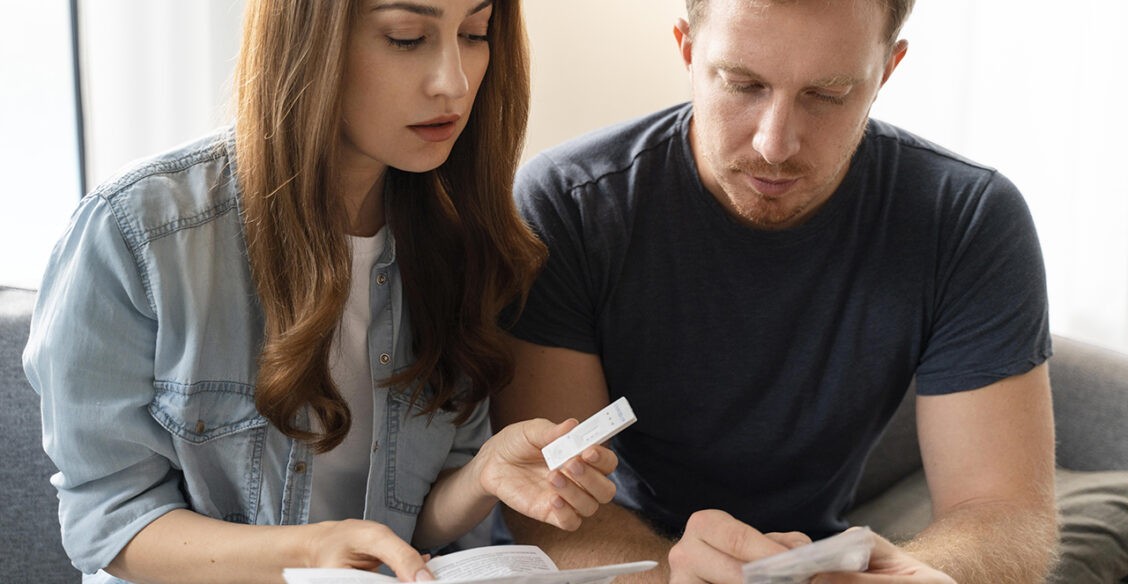 «Антитела не гарантируют защиту от ковида». Объясняет эпидемиолог Антон Барчук