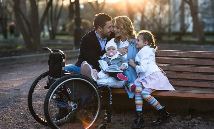 «У каждой реабилитации есть свой потолок». «Мисс мира» Ксения Безуглова — как принять себя в инвалидной коляске