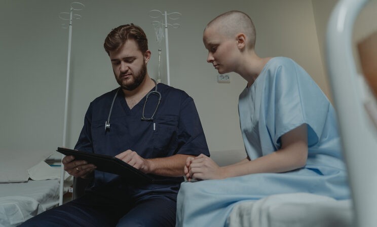 «Моя бабушка курила до 80 лет — и не болела». От чего возникает рак