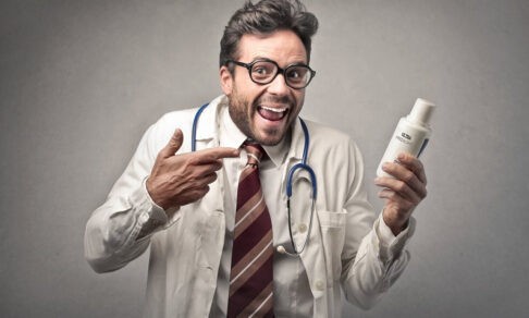 Как отличить врача от афериста?