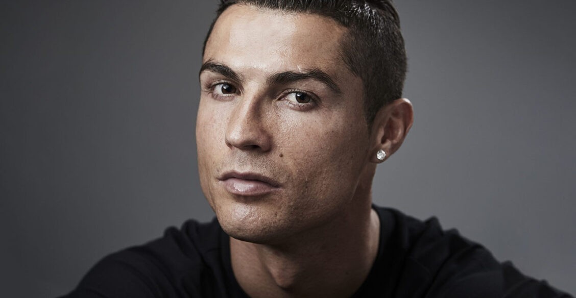 Продал «Золотую бутсу», пожертвовал костный мозг ребенку. 11 фактов о Криштиану Роналду