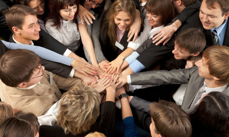 Полезен ли трудоголизм и как успокоить коллег. Психолог Анна Хасина — о работе в тяжелые времена