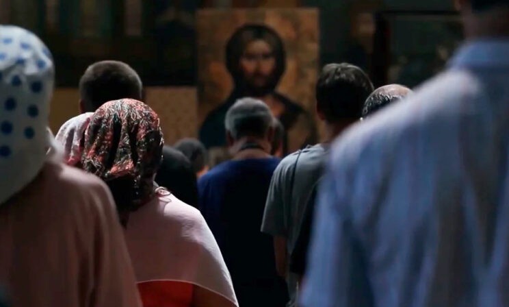 «Нас проклинают, а мы молимся». Елена Кучеренко — как храмы вдруг наполнились людьми