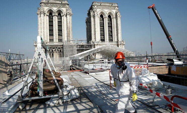 Три года с пожара в Нотр-Дам-де-Пари. Что происходит с собором сейчас?
