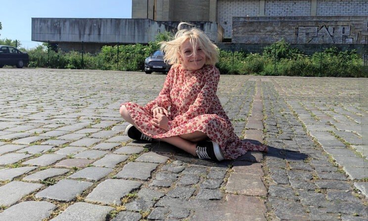 «Мне очень хотелось ее накормить». Аня пережила пьянство мамы и простила ее через много лет