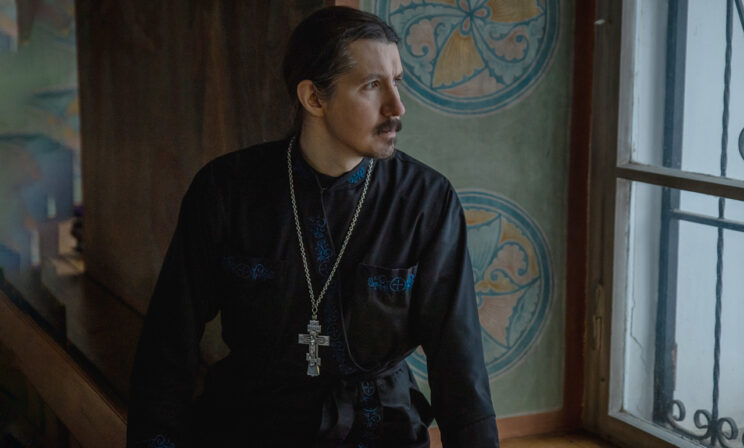 Как встречать Пасху, если так тяжело? Священник Виктор Гавриш