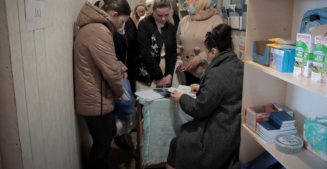 Мариуполь, Краматорск, Рубежное. Один день в очереди с беженцами