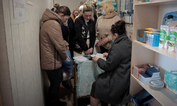 Мариуполь, Краматорск, Рубежное. Один день в очереди с беженцами