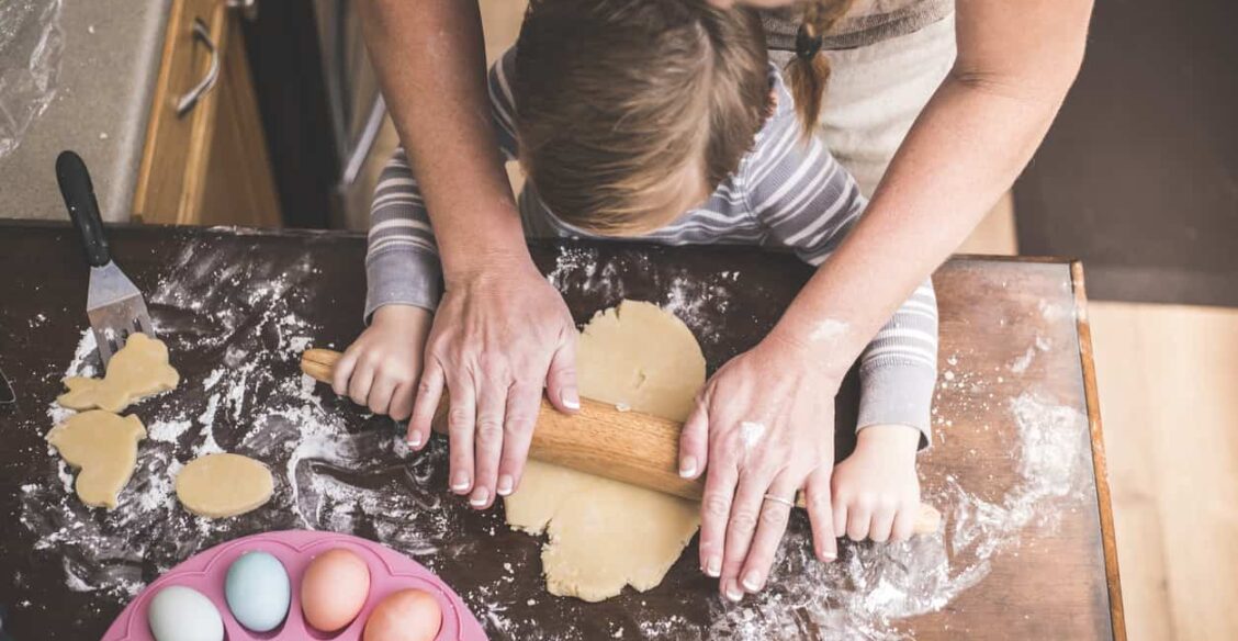 «Кружевная баба» и кугельхопф. 3 рецепта на Пасху, которые удивят всю семью