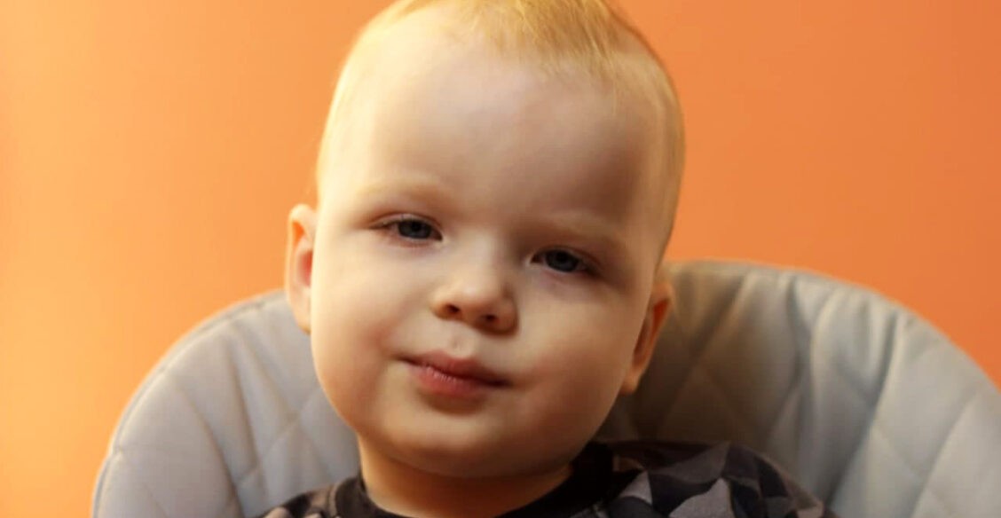 Годовалого Илью лечили от менингита. А потом его парализовало