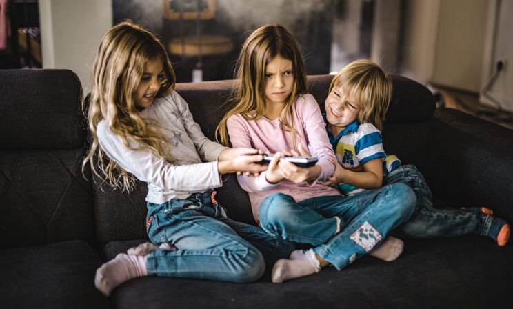 «Лучше бы моих братьев и сестер не было!» Что сказать на это ребенку?