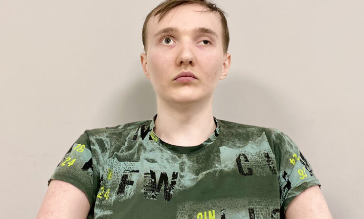 Сережа каждый день спрашивает, что с ним случилось. И снова забывает