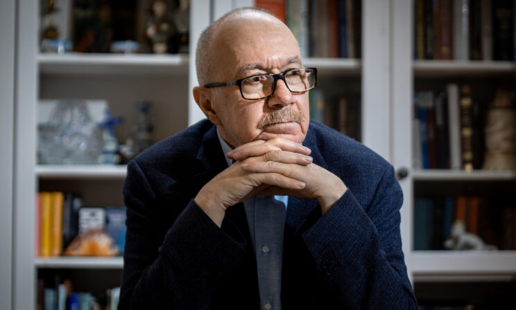 «Болтал только я, а он слушал и гладил меня по плечу». Денис Драгунский — об отце