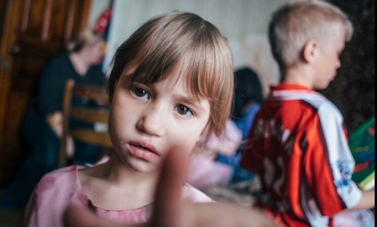 В России полмиллиона сирот. У 60% из них проблемы со здоровьем — и их, скорее всего, никто не усыновит