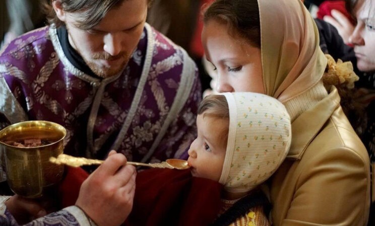 «Мужчины первыми! Это канон!» — старушка отодвигала от Чаши женщину с больным ребенком