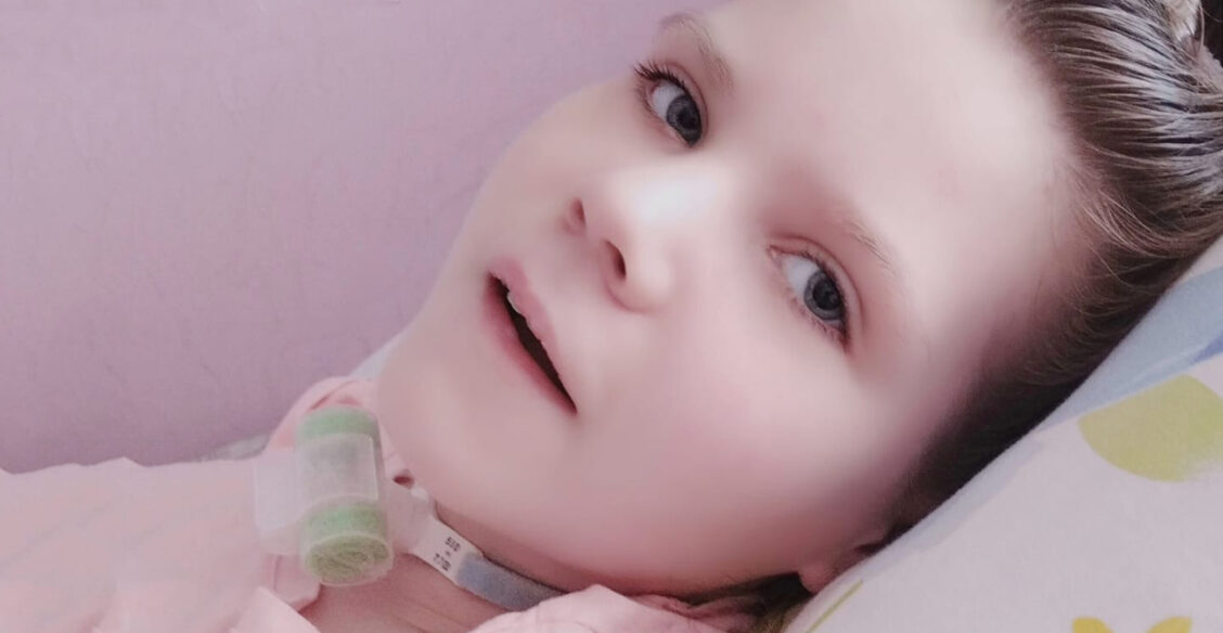 Соня мечтала о белом платье и прогулке с одноклассником. Но пришлось делать операцию