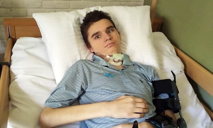 «Хватит прикалываться, вставай», — врачи скорой не верили, что Филиппу  плохо