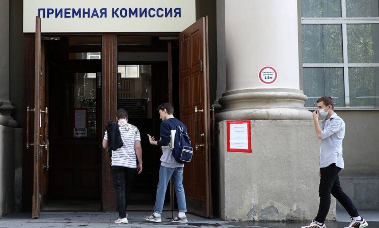 «Поступить в Москве казалось недостижимой задачей». 5 историй абитуриентов из регионов