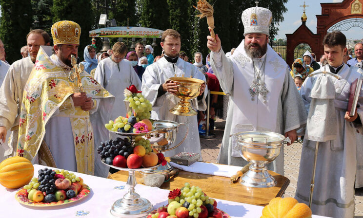 «Мир такой шумный и яркий, что мы пропускаем чудо». Священник Стахий Колотвин
