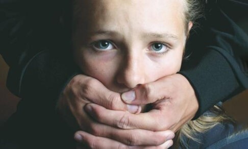 «Рассказала все взрослым, а мне не поверили». Учительница — о детской травме